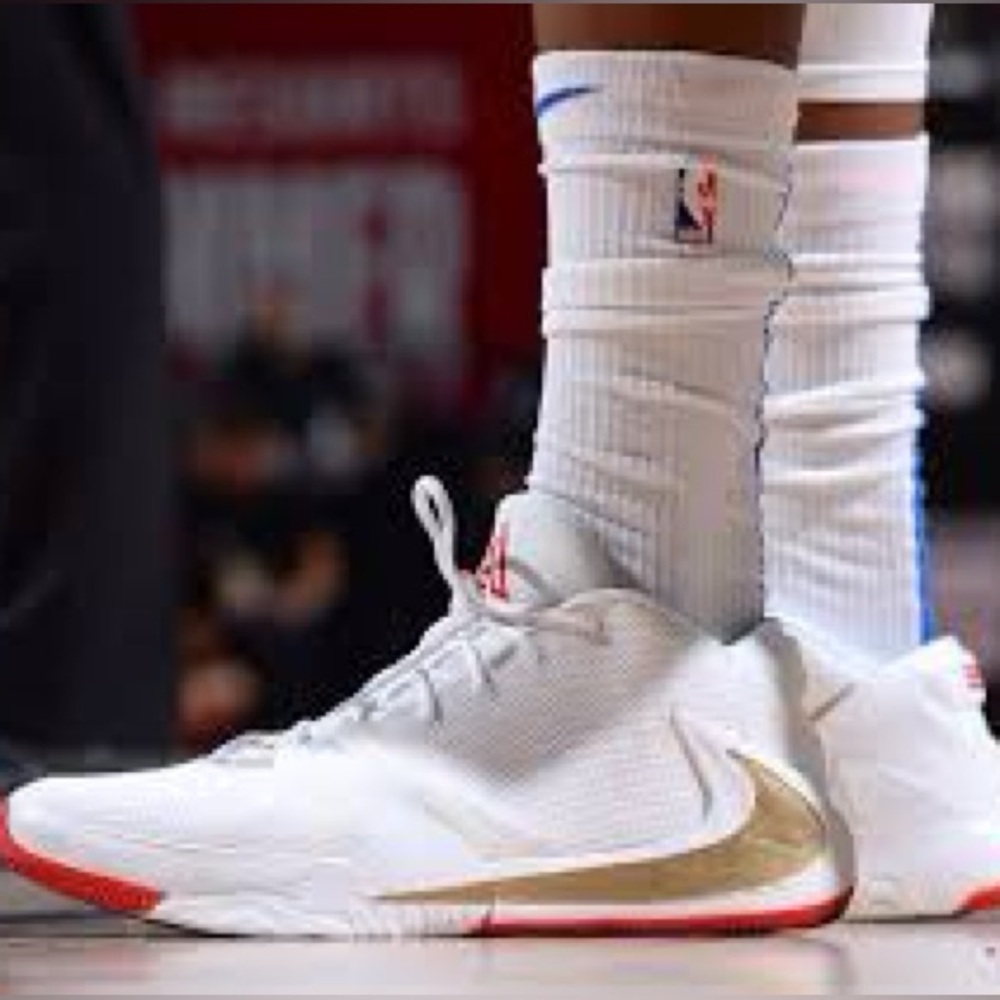 Nike Zoom Freak 1 "Roses" basketball shoe Size 11.5